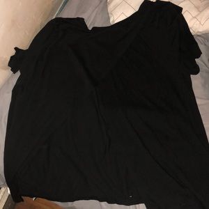 Black shirt with slit on back ***